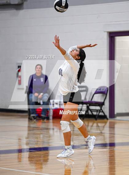 Thumbnail 2 in Elgin vs Travis photogallery.