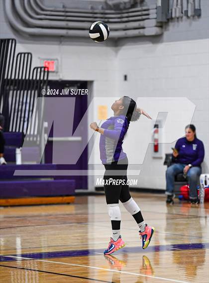 Thumbnail 2 in Elgin vs Travis photogallery.