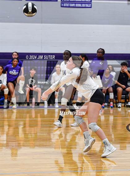 Thumbnail 3 in Elgin vs Travis photogallery.