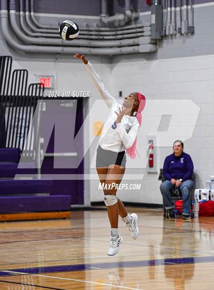 Thumbnail 2 in Elgin vs Travis photogallery.