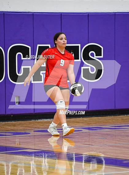 Thumbnail 1 in Elgin vs Travis photogallery.