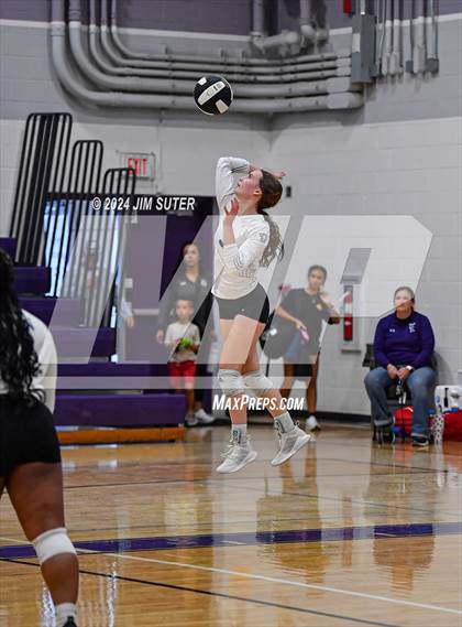 Thumbnail 3 in Elgin vs Travis photogallery.
