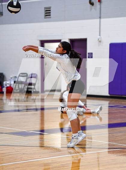 Thumbnail 2 in Elgin vs Travis photogallery.