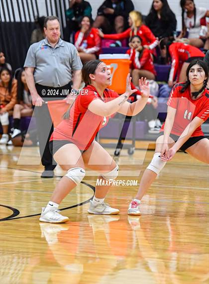 Thumbnail 3 in Elgin vs Travis photogallery.