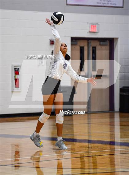 Thumbnail 1 in Elgin vs Travis photogallery.