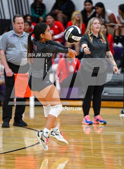Thumbnail 1 in Elgin vs Travis photogallery.