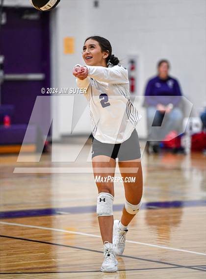 Thumbnail 1 in Elgin vs Travis photogallery.
