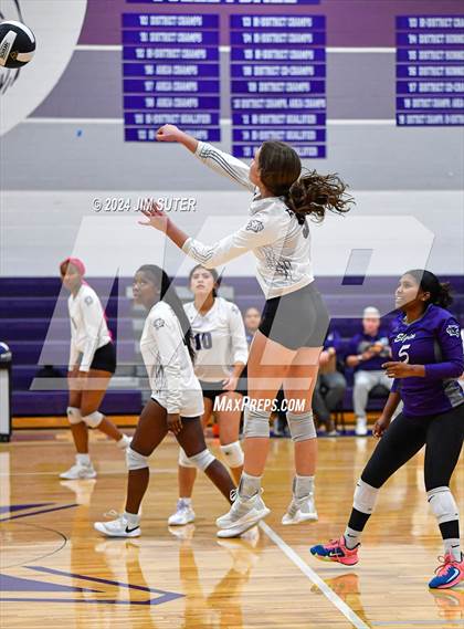 Thumbnail 1 in Elgin vs Travis photogallery.