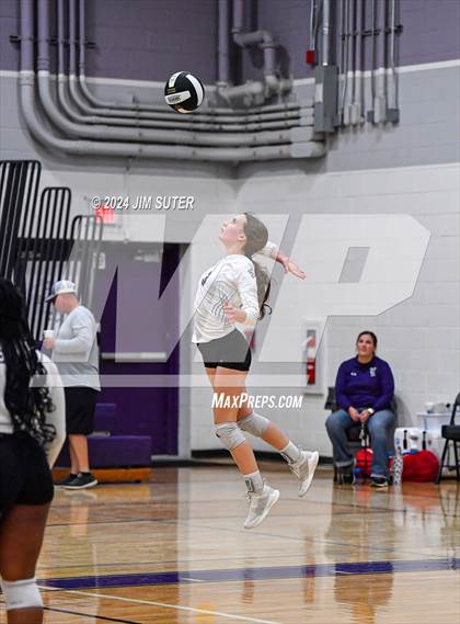 Thumbnail 2 in Elgin vs Travis photogallery.