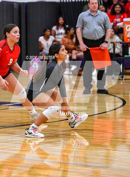 Thumbnail 3 in Elgin vs Travis photogallery.