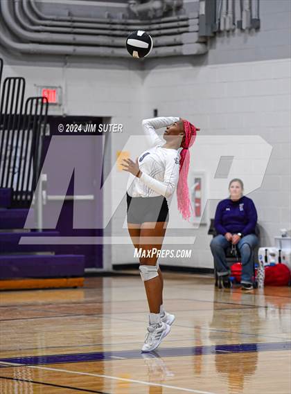 Thumbnail 1 in Elgin vs Travis photogallery.