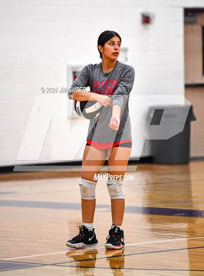 Thumbnail 1 in Elgin vs Travis photogallery.