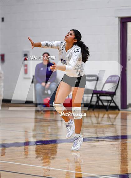 Thumbnail 1 in Elgin vs Travis photogallery.