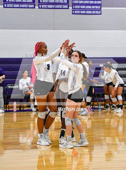 Thumbnail 2 in Elgin vs Travis photogallery.