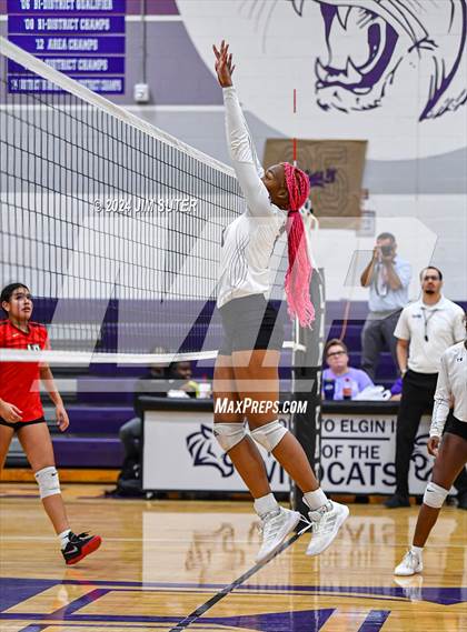 Thumbnail 2 in Elgin vs Travis photogallery.