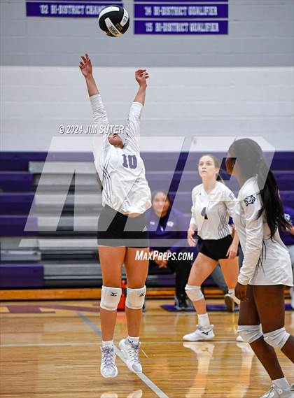 Thumbnail 2 in Elgin vs Travis photogallery.