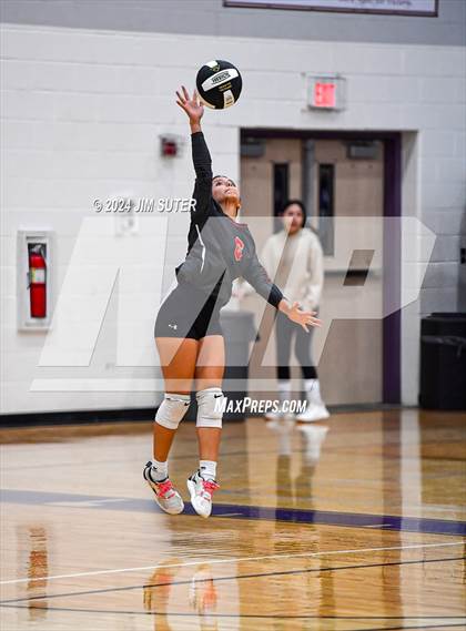 Thumbnail 2 in Elgin vs Travis photogallery.