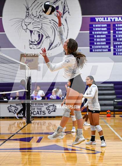 Thumbnail 3 in Elgin vs Travis photogallery.