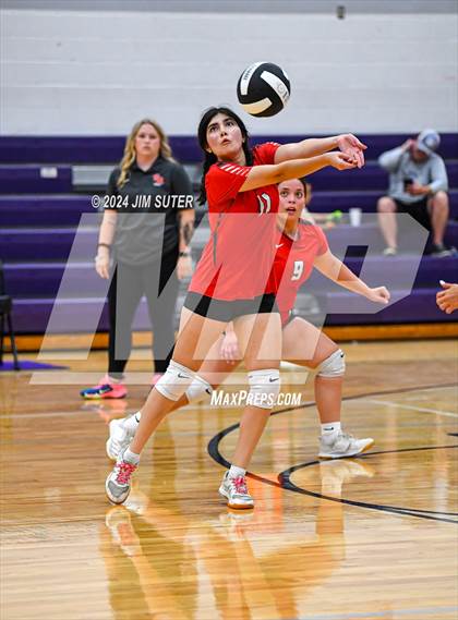 Thumbnail 2 in Elgin vs Travis photogallery.