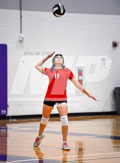 Thumbnail 1 in Elgin vs Travis photogallery.