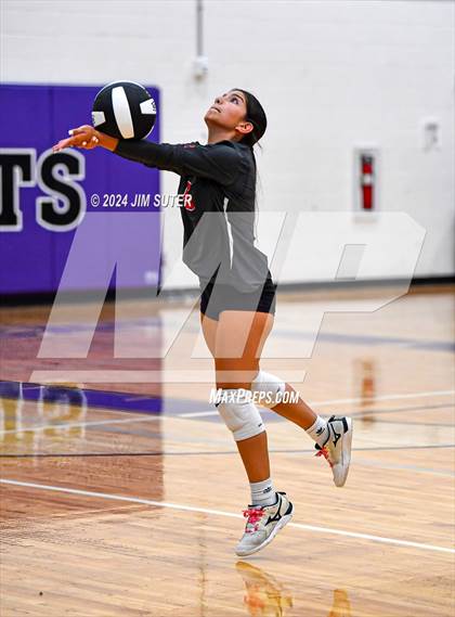 Thumbnail 2 in Elgin vs Travis photogallery.