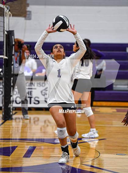 Thumbnail 1 in Elgin vs Travis photogallery.