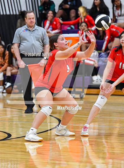 Thumbnail 1 in Elgin vs Travis photogallery.