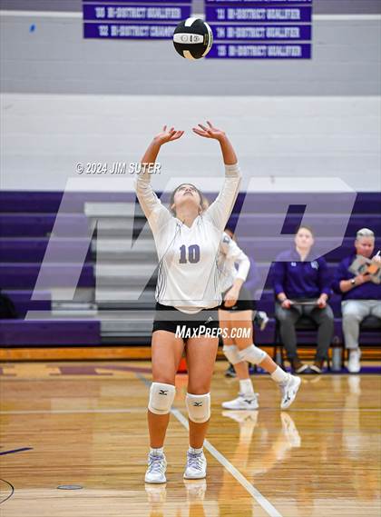 Thumbnail 2 in Elgin vs Travis photogallery.