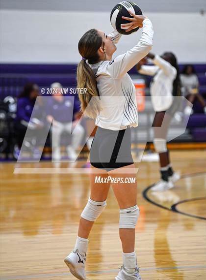 Thumbnail 1 in Elgin vs Travis photogallery.