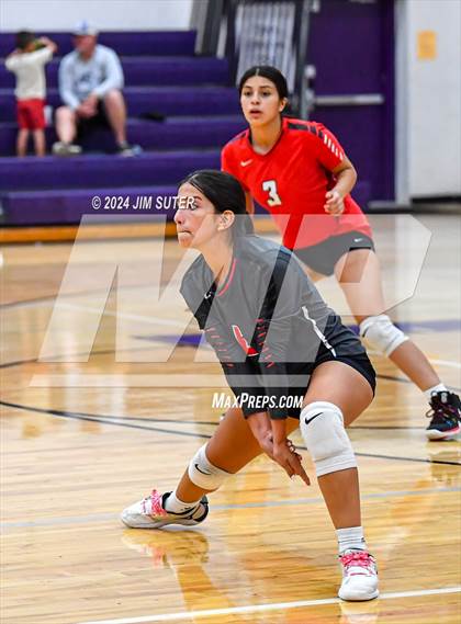 Thumbnail 1 in Elgin vs Travis photogallery.