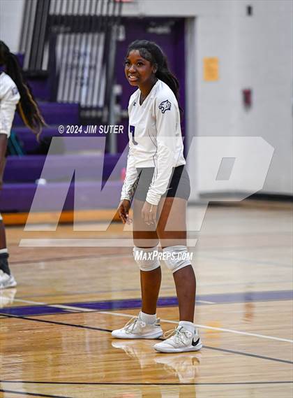 Thumbnail 2 in Elgin vs Travis photogallery.