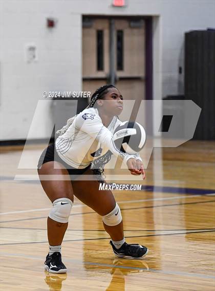 Thumbnail 3 in Elgin vs Travis photogallery.
