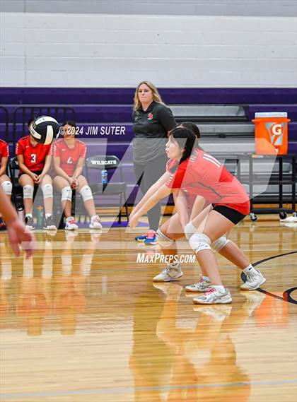 Thumbnail 1 in Elgin vs Travis photogallery.