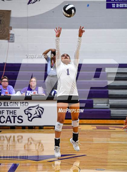Thumbnail 1 in Elgin vs Travis photogallery.