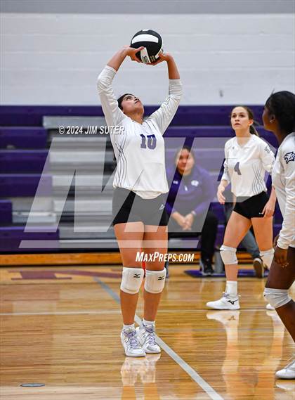 Thumbnail 3 in Elgin vs Travis photogallery.