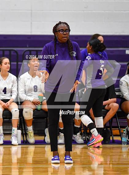 Thumbnail 2 in Elgin vs Travis photogallery.
