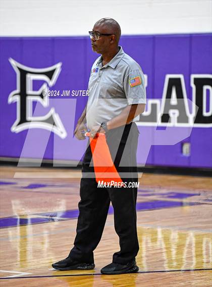 Thumbnail 2 in Elgin vs Travis photogallery.