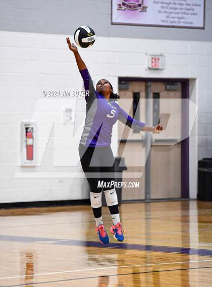 Thumbnail 3 in Elgin vs Travis photogallery.