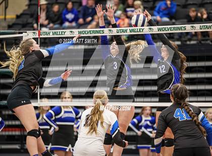 Thumbnail 2 in Rich vs. Panguitch (UHSAA 1A Final) photogallery.