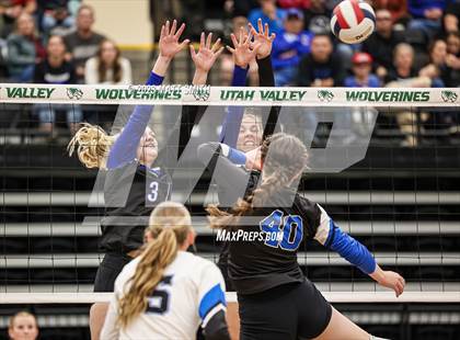 Thumbnail 2 in Rich vs. Panguitch (UHSAA 1A Final) photogallery.