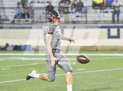 Thumbnail 1 in Longview vs. West Monroe photogallery.