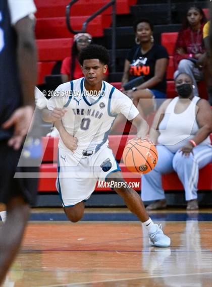 Thumbnail 1 in Gibbs vs Tre Mann  (Hoopvibe - Preseason) photogallery.