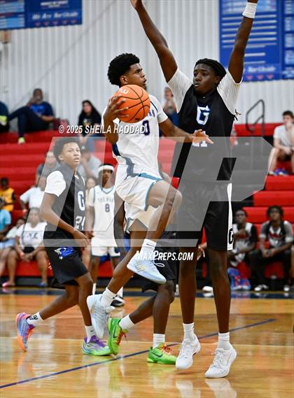 Thumbnail 1 in Gibbs vs Tre Mann  (Hoopvibe - Preseason) photogallery.