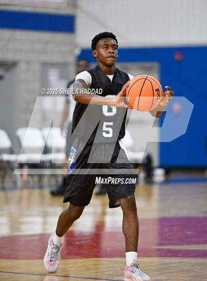 Thumbnail 1 in Gibbs vs Tre Mann  (Hoopvibe - Preseason) photogallery.