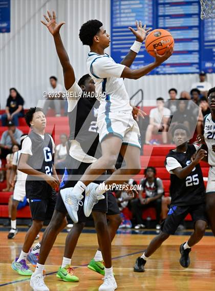 Thumbnail 1 in Gibbs vs Tre Mann  (Hoopvibe - Preseason) photogallery.