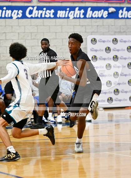 Thumbnail 1 in Gibbs vs Tre Mann  (Hoopvibe - Preseason) photogallery.