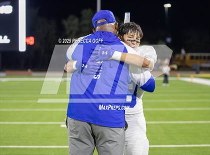 Thumbnail 3 in Barbers Hill vs. Anderson (UIL Football 5A D1 Area) photogallery.
