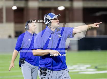 Thumbnail 2 in Barbers Hill vs. Anderson (UIL Football 5A D1 Area) photogallery.