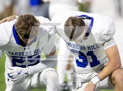 Thumbnail 2 in Barbers Hill vs. Anderson (UIL Football 5A D1 Area) photogallery.