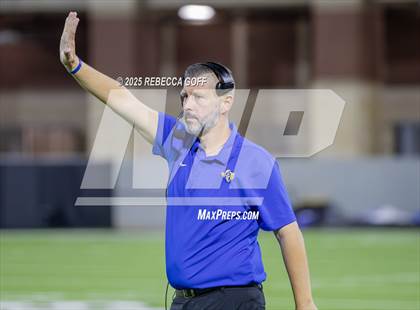 Thumbnail 2 in Barbers Hill vs. Anderson (UIL Football 5A D1 Area) photogallery.
